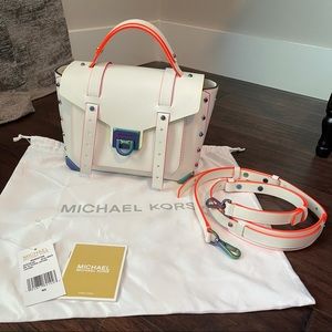 Michael Kors Medium Manhattan Crossbody